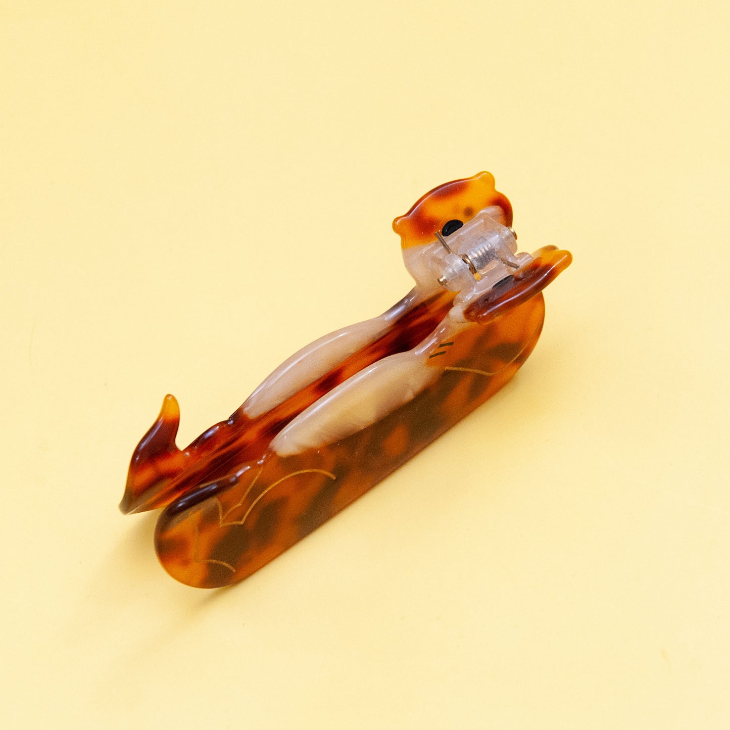 top view of otter hair claw clip