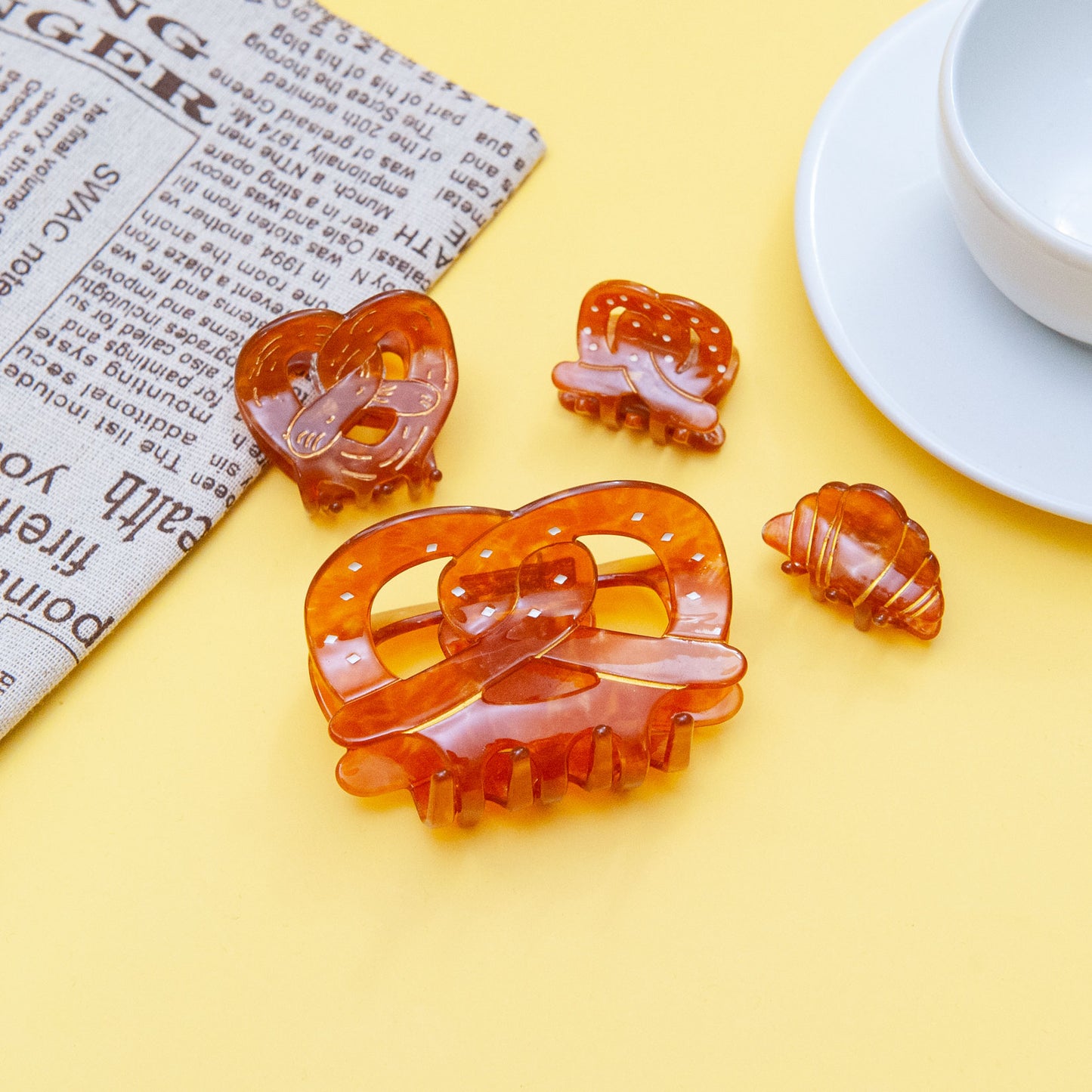 pretzel hair clips in different sizes