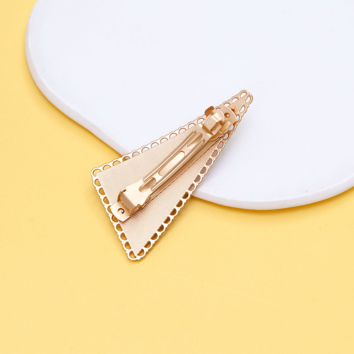 Real Flower Daisy Barrette