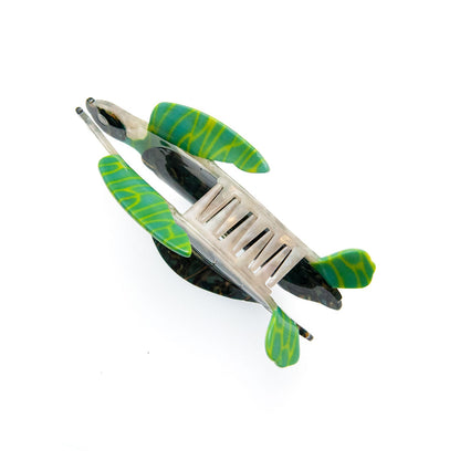 Close-up of the teeth on the large sea turtle claw clip