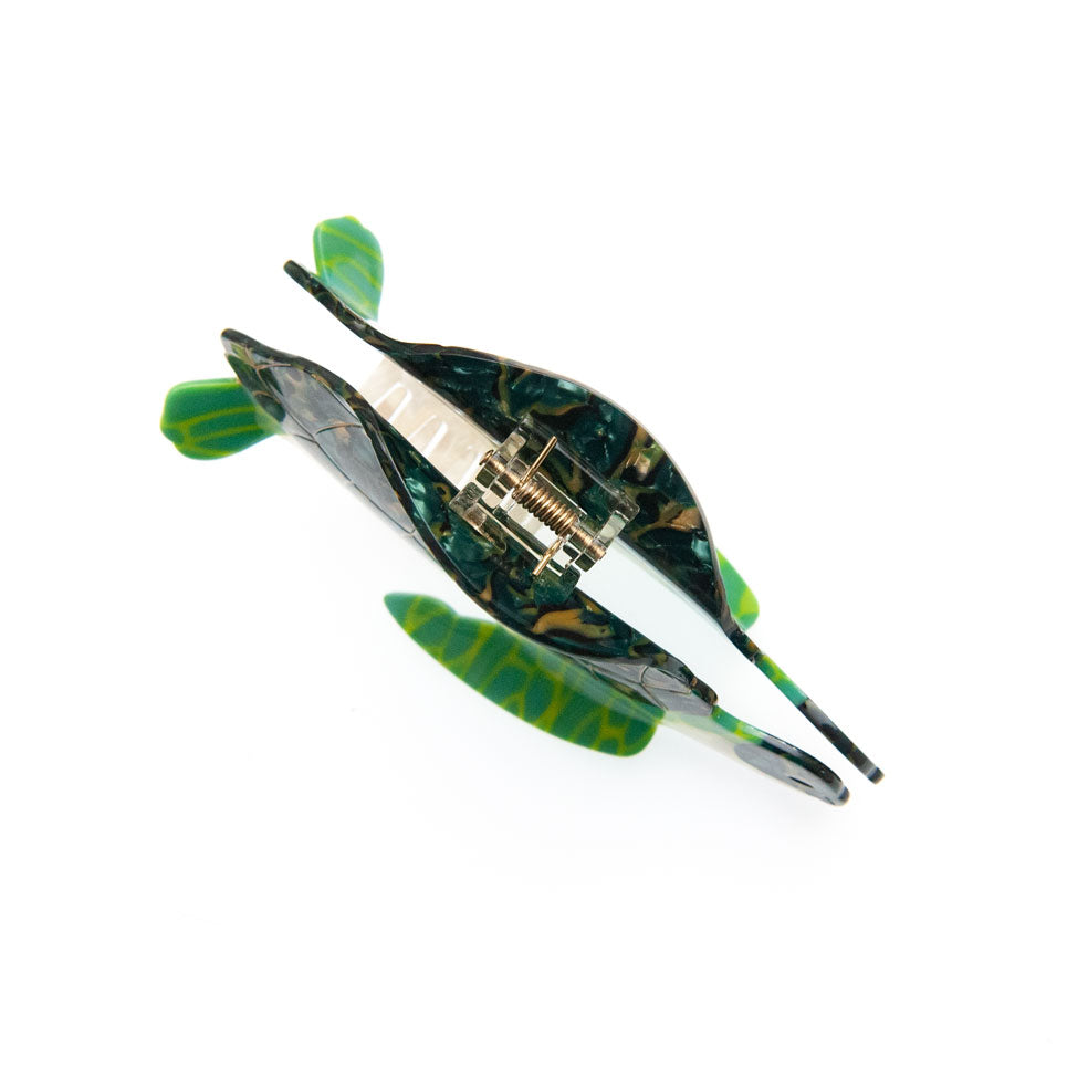 Close-up of the spring detail on the sea turtle claw clip